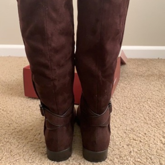 Dressbarn - Picture 4 of 8